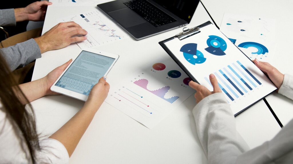 How to Make Money with Digital Marketing (2025 Guide)